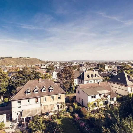 For 6 Modern Retreat * Andernach