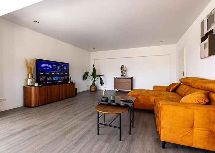 度假居 For 6 Modern Retreat *